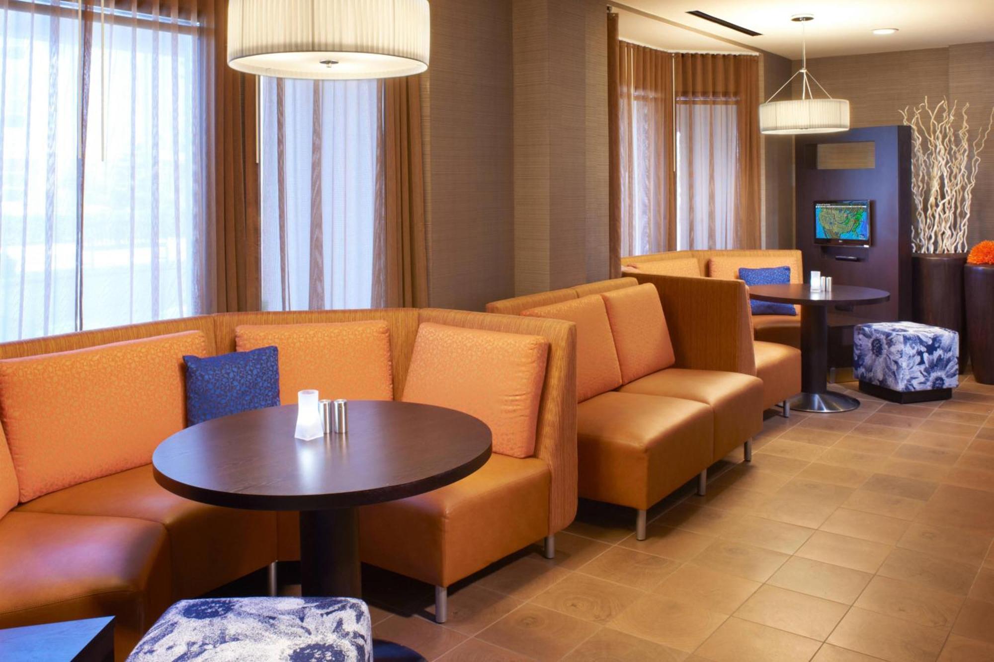 คอร์ตยาร์ด บาย แมริออท โทเรโด รอสฟอร์ด/เพอริสเบิร์ก Hotel Rossford ภายนอก รูปภาพ
